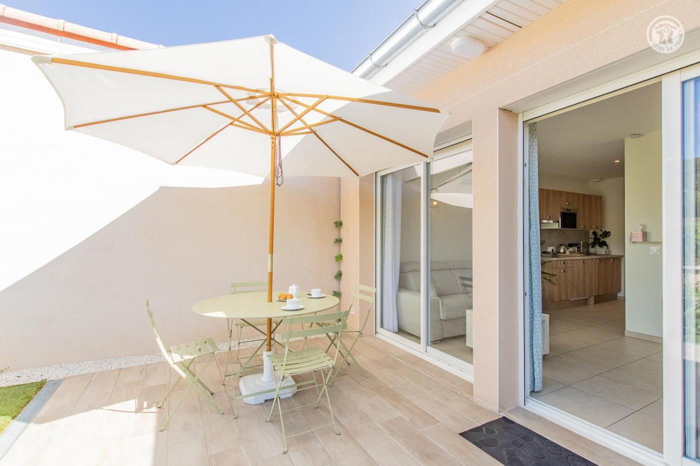 Le Maconnais Guest House Vinzelles Ngoại thất bức ảnh
